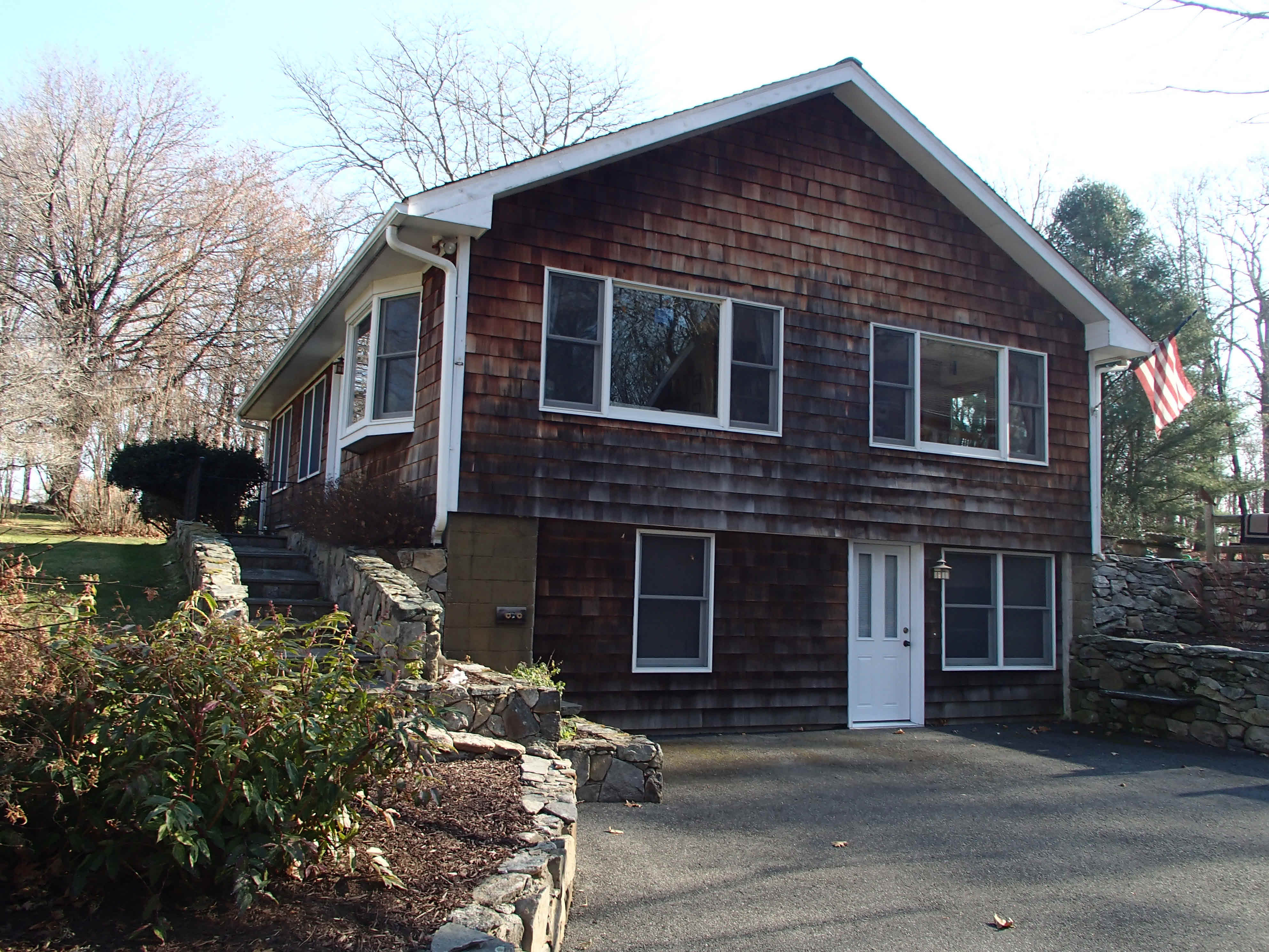 Building photograph for 429 HUT HILL RD